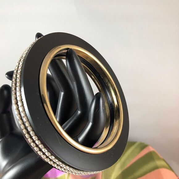 Vintage Bracelet Black lucite gold inner trim, double band of Swarovski Crystals - Picture 7 of 7